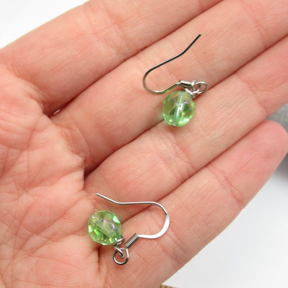 Vintage Uranium glass bead earrings - Picture 2 of 7